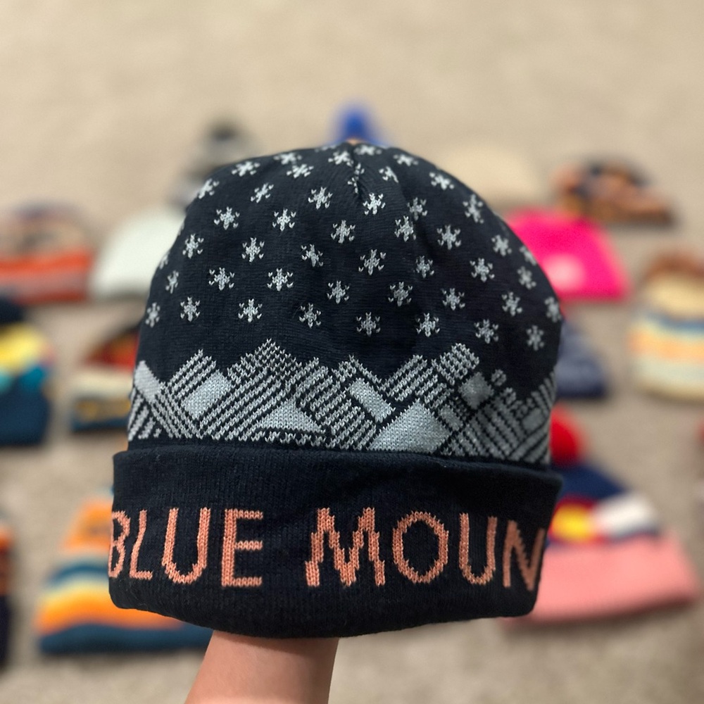 NWOT Blue Mountain Knit Beanie Unisex